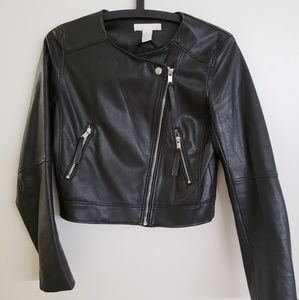 H&M black collarless faux leather jacket